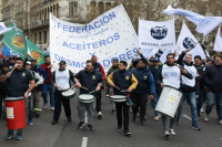 Se complicó el conflicto aceitero y se paralizaría la principal exportación argentina