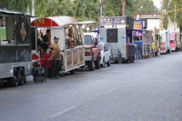 Trabajadores de carros de comida piden reubicación tras el desalojo en calle San Luis