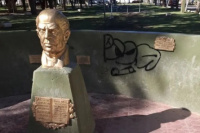 Denuncian vandalismo en una plaza de Calingasta en honor a Sarmiento