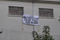 Motín en la cárcel de Devoto en protesta por el cierre de los centros estudiantiles en los penales