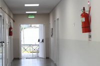 Intentaron robar un matafuego de una clínica y terminaron detenidos