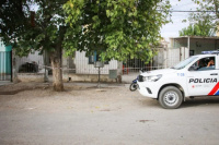 Un joven lucha por su vida luego de recibir un balazo en circunstancias confusas
