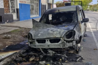 Investigan un posible incendio intencional de una camioneta en Rivadavia