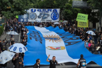 La CGT marchó junto a los jubilados en el Congreso, previo al paro general del jueves