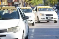 Intentó habilitar su taxi con una RTO trucha y ahora deberá pagar $100.000 y hacer tareas comunitarias