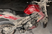 Accidente en Rivadavia: una moto cayó tras evasiva por maniobra ajena