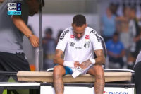 Neymar se volvió a lesionar y rompió en llanto en su regreso al Brasileirao
