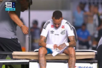 Neymar se volvió a lesionar y rompió en llanto en su regreso al Brasileirao