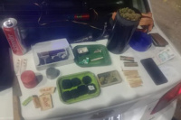 Detuvieron a una pareja con marihuana y varios productos derivados del cannabis