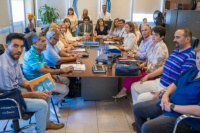 Oferta salarial en análisis: gremios docentes evalúan su respuesta