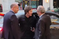 Javier Milei ya se encuentra en Roma para asistir al funeral del papa Francisco