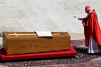 El papa Francisco descansa en paz en la histórica basílica romana