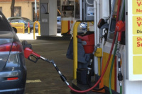 Shell y Axion también bajan sus precios: el litro de combustible cuesta hasta $30 menos en San Juan