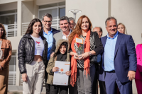 Orrego encabezó una nueva entrega de viviendas, esta vez en Rawson