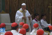 León XIV celebró su primera misa como papa y llamó a la Iglesia a ser un “faro en la noche del mundo”