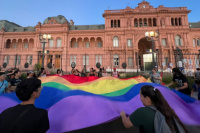 Tribunal declara inválido el DNU que restringía tratamientos de género en menores
