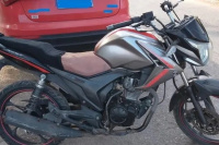 Secuestran vehículo con motor adulterado y recuperan moto robada en operativo policial