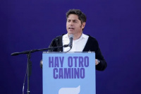 Kicillof cruzó a Milei por la economía: 