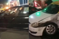Violento choque entre un remis y un auto: un conductor terminó en el hospital