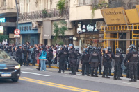 La Policía intervino en una manifestación en defensa del Instituto Nacional del Teatro