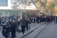 La amenaza de bomba que alertó a tres escuelas de San Juan habría sido por parte de menores de edad