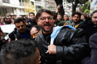 Manifestantes pidieron la liberación de Juan Grabois y la policía respondió con gas pimienta