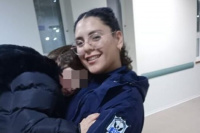 Una agente de policía rescató a un menor que se estaba ahogando