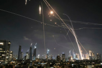 Irán respondió al ataque de Israel con decenas de misiles balísticos