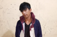 Un joven fue detenido tras vandalizar un auto y robar un celular