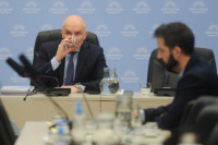 Falta de respaldo opositor retrasa el plan oficial para blanquear dólares fuera del sistema