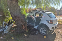 Violento accidente en Chimbas: una mujer fue hospitalizada tras chocar contra un árbol