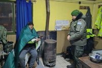 Un camionero fue asistido por Gendarmería en la cordillera tras sufrir síntomas de congelamiento