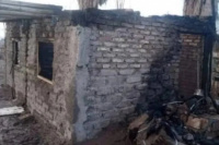 Desgarrador incendio en Santa Lucía dejó a una madre y su hijo sin hogar: buscan ayuda solidaria