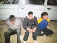Insólito robo: tres jóvenes cayeron tras llevarse un televisor y un inodoro