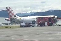 Fatal accidente en pista: un hombre fue succionado por el motor de un avión