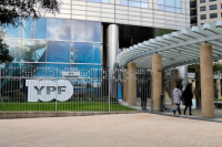 Juicio por YPF: el Gobierno presentó sus descargos y acusó a Kicillof de “entorpecer y perjudicar la defensa argentina”