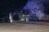Violento incendio en Jáchal: una camioneta explotó y quedó totalmente destruida