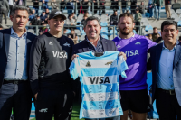 El gobernador saludó a Los Pumas durante su entrenamiento en San Juan, previo al esperado partido contra Inglaterra