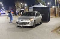 Trágico accidente en Rawson: un motociclista perdió la vida tras chocar con un auto