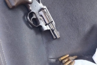 Discusión familiar terminó con un disparo y el secuestro de dos armas cargadas
