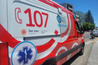 Motociclista terminó en el hospital tras accidente causado por un pozo
