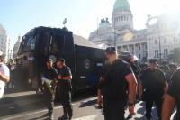 Los Senadores k elevaron un pedido para que la policia de los operativos no usen los baños del Congreso