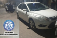 Manejaba un auto robado sin saberlo: fue interceptado en el centro
