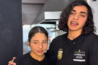 El local de comidas y el influencer se expresaron en redes ante la polémica del video, pero con mensajes distintos