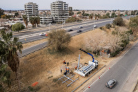 Trasladaron las primeras megaestructuras para convertir a la Circunvalación en la primera ruta solar del país y empezó su montaje