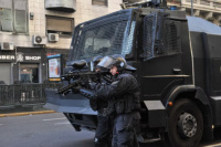 Protesta de jubilados con incidentes: represión y cinco detenidos