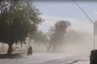 Renueva la alerta amarilla por viento zonda para este viernes en la provincia
