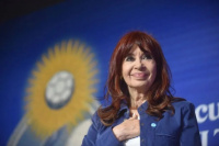 Fuerza Patria inició su campaña electoral con el respaldo de la firma de Cristina Kirchner