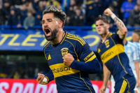 Boca rescató un empate agónico ante Racing con gol de Giménez en una Bombonera encendida