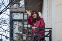 Cristina Kirchner saludó a militantes de La Cámpora que inauguraron una unidad básica con su nombre